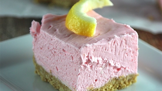 No Bake Strawberry Lemonade Cheesecake